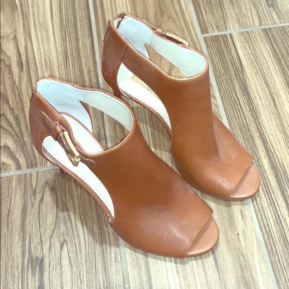 Brown Leather Peep Pumps